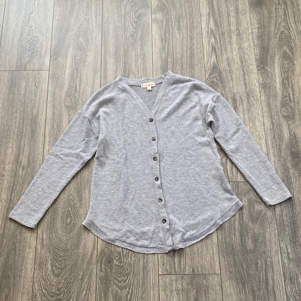 Walking On Sunshine - Grey Waffle Knit Button Down Shirt Sweater - Size L